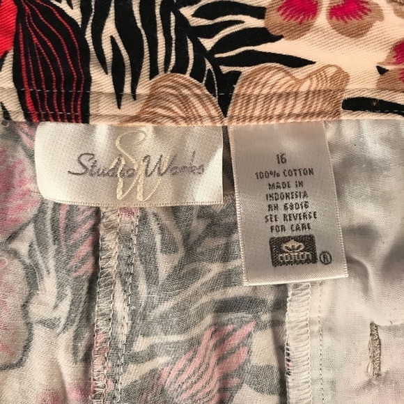 Studio Works Tropical Shorts - Picture 3 of 5